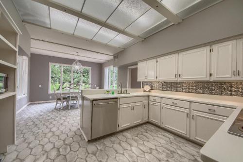Hill Country Getaway Br 2230b Home