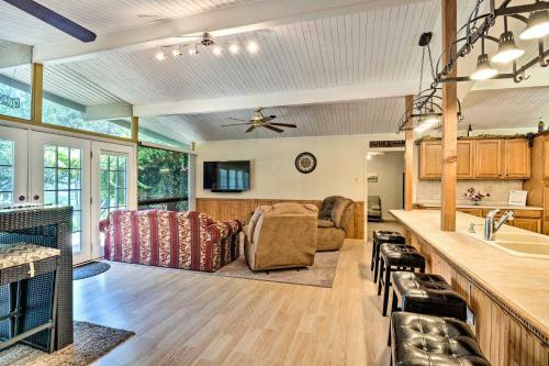 Lago Vista Home With Deck, Fire Pit And Lake Views