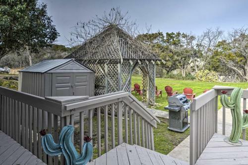 Mid-century Lake Whitney Home With Private Dock And Yard!