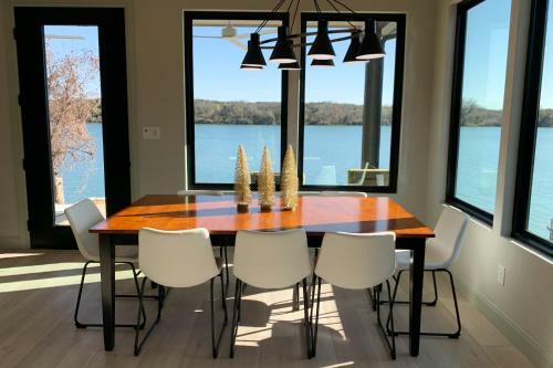 Lake House Paradise