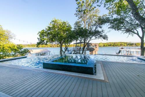 Wake & Roll - Loma Linda Luxury Lakeside Getaway