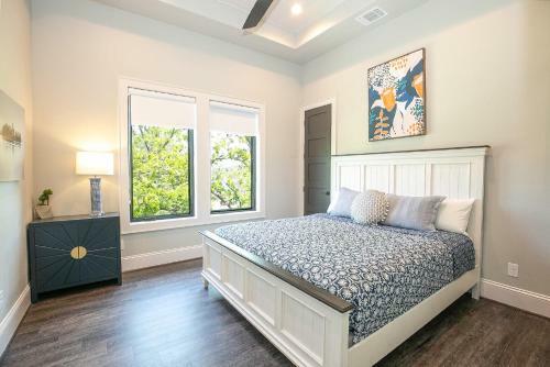Wake & Roll - Loma Linda Luxury Lakeside Getaway