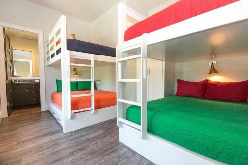 Wake & Roll - Loma Linda Luxury Lakeside Getaway