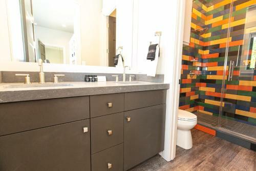 Wake & Roll - Loma Linda Luxury Lakeside Getaway