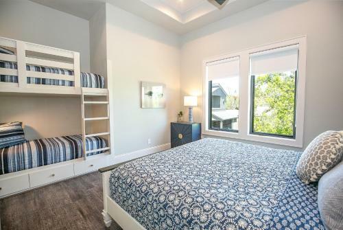 Wake & Roll - Loma Linda Luxury Lakeside Getaway