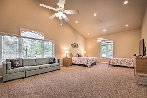Guadalupe River Haus With Boat Slip And Water Views!