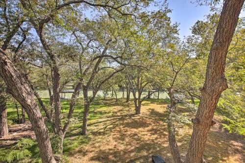 Guadalupe River Haus With Boat Slip And Water Views!