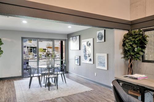 Quaint 1br Midland Getaway And Private Balcony