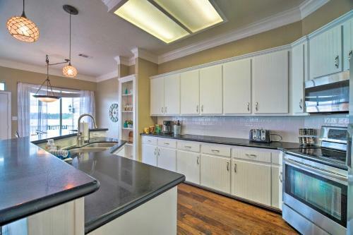 Waterfront Lake Conroe Home With Dock And Decks!