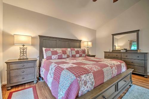 Serene Townhome With Porch, Walk To Lake Conroe