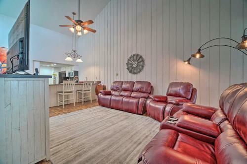 Serene Townhome With Porch, Walk To Lake Conroe