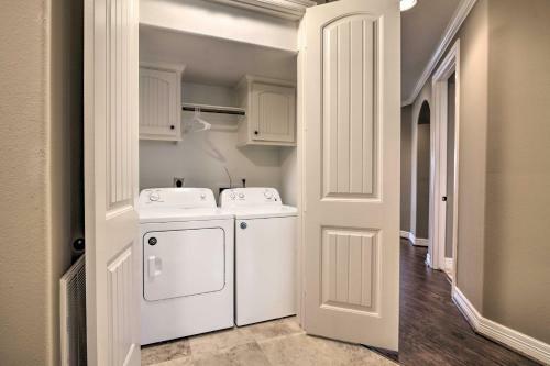 Apartamento Spacious Lake Livingston Condo With Dock And Pool