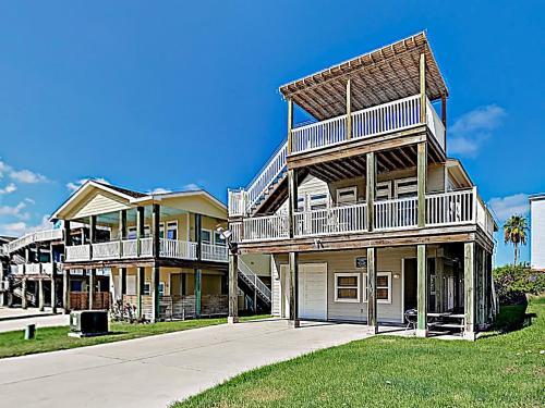 New Listing! Charming & Cozy Gulf Getaway With Pool Home