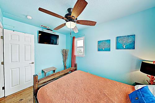 New Listing! Updated Downtown Home With Private Pool Home