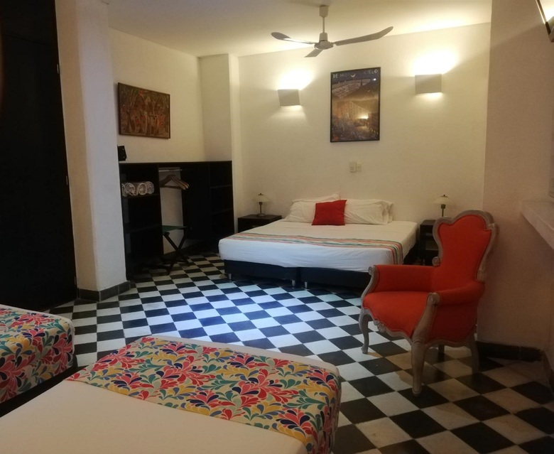 Hotel La Calzada Del Santo