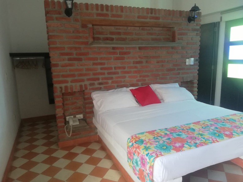 Hotel La Calzada Del Santo