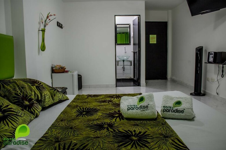 Hotel Paradise Lleras