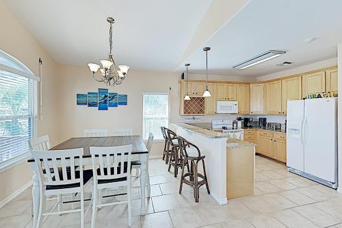 New Listing! Updated Home With Rooftop Deck Home