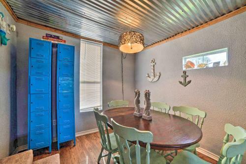Copano Bay Cottage With Private Dock And Kayaks!