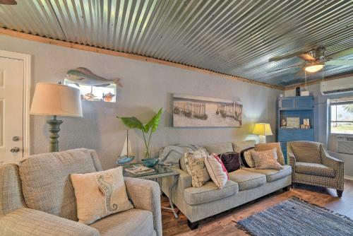 Copano Bay Cottage With Private Dock And Kayaks!