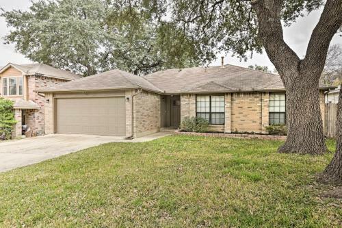 Live Oak Home - 15 Mi To Downtown San Antonio