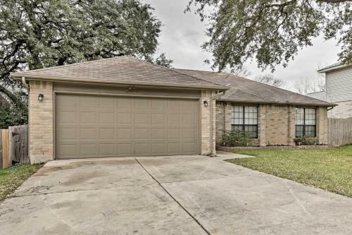 Live Oak Home - 15 Mi To Downtown San Antonio