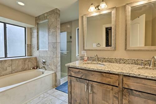 Live Oak Home - 15 Mi To Downtown San Antonio