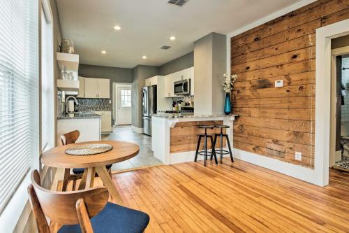 San Antonio Home With Yard - 2 Mi To Downtown!