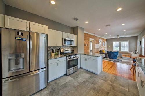 San Antonio Home With Yard - 2 Mi To Downtown!