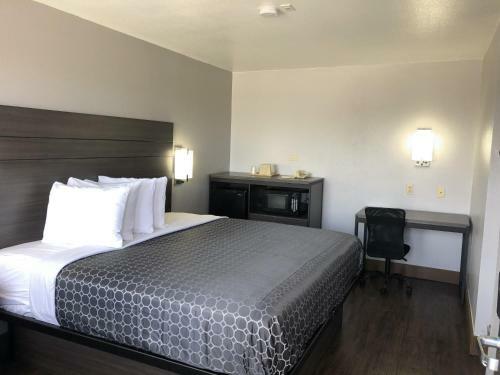 Hotel Garden Inn-near At&t Centre