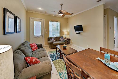 Apartamento Bright Beach Condo With Pool - Steps To The Sand! Condo