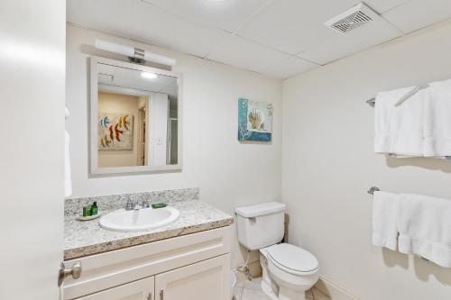 Enjoy A Perfect Beachview From Large Balcony! Spacious Beachfront Condo