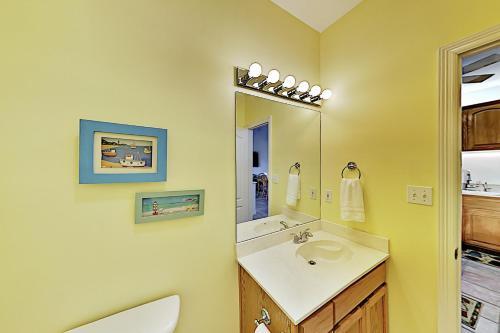 E Acapulco Townhouse Unit #a Townhouse