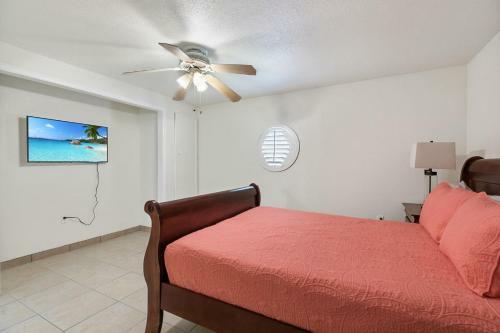Listen To The Waves Break! Beachfront Condo Five-star Resort