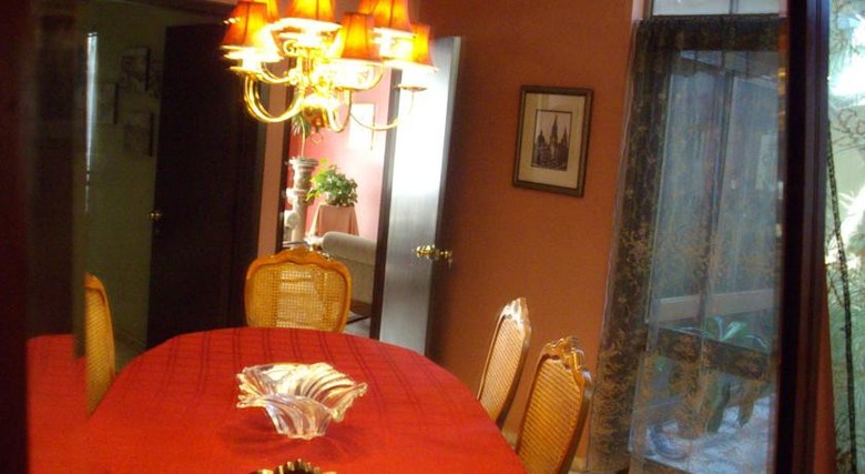 Dickinson Guest House B&B