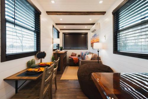 Beautiful New Container Home 12 Min. To Magnolia