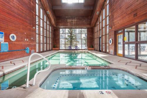 Apartamento Condo 106 Wifi Community Pool Jacuzzi Lounge Fireplace Laundry