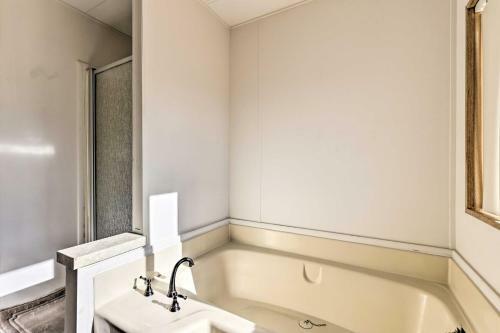 Explorers Haven With View Swim And Hike Nearby!