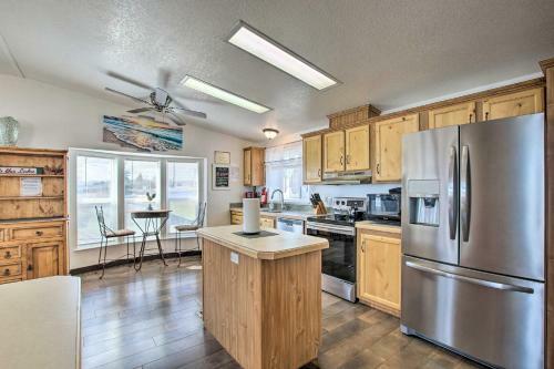 Spacious Family Home With Kayak And Deck, On Bear Lake!