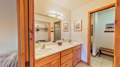 Portal View ~ Cottonwoods 401