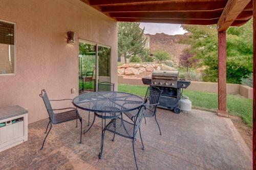 Sg2 -15 Minutes From Arches Park - Wrap-around Deck With Views!