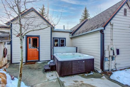Alpine Retreat - 1266 Park Ave