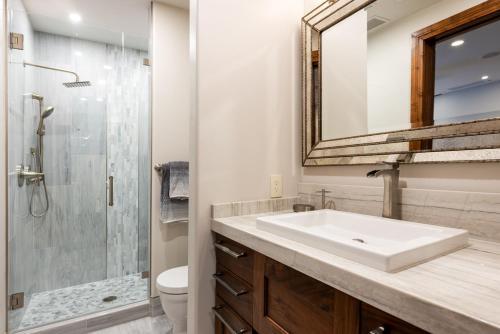 Silver Strike Lodge #201 - 2 Bed