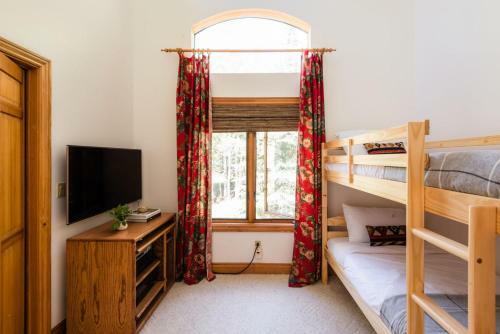 Nightstar - Charming Rustic Cabin W Large Balcony & Sauna