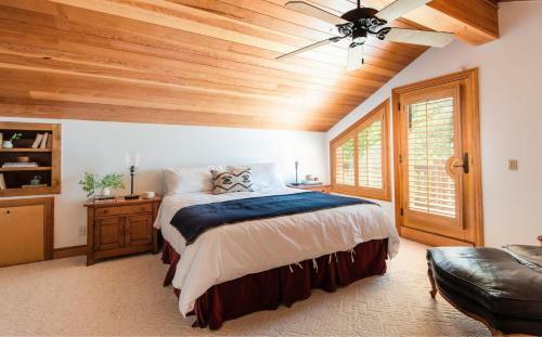 Nightstar - Charming Rustic Cabin W Large Balcony & Sauna