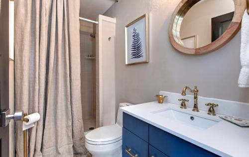 2-home Compound With Hot Tub - Walk To Main Street Home