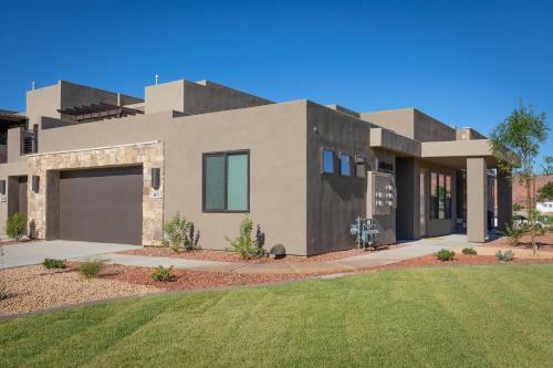Villa Modern Ledges