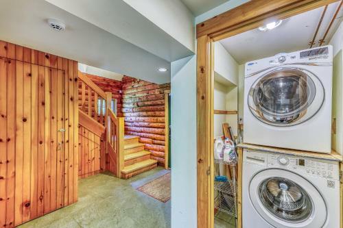 2 Bed 2 Bath Vacation Home In Charlotte