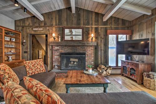 Ludlow Home - Walk To Okemo Mountain Resort!