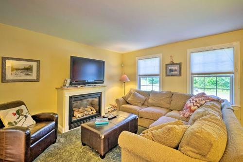 West Dover Home With Deck, Grill And Ev Outlet
